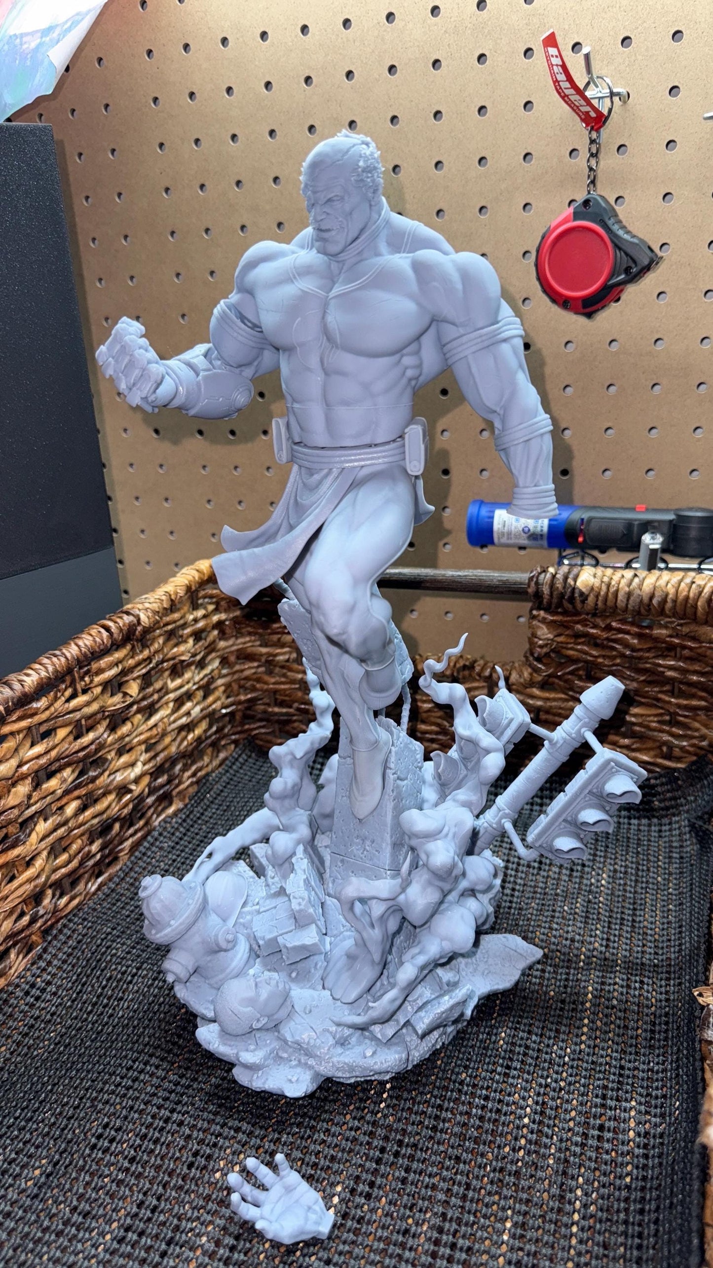 Conquest Resin Figure Kit | Inspired by Invincible | Unpainted Fan Art Model | ZEZ Studio